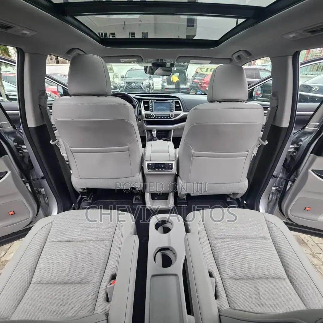 Toyota Highlander 2017 Silver