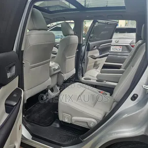Toyota Highlander 2017 Silver
