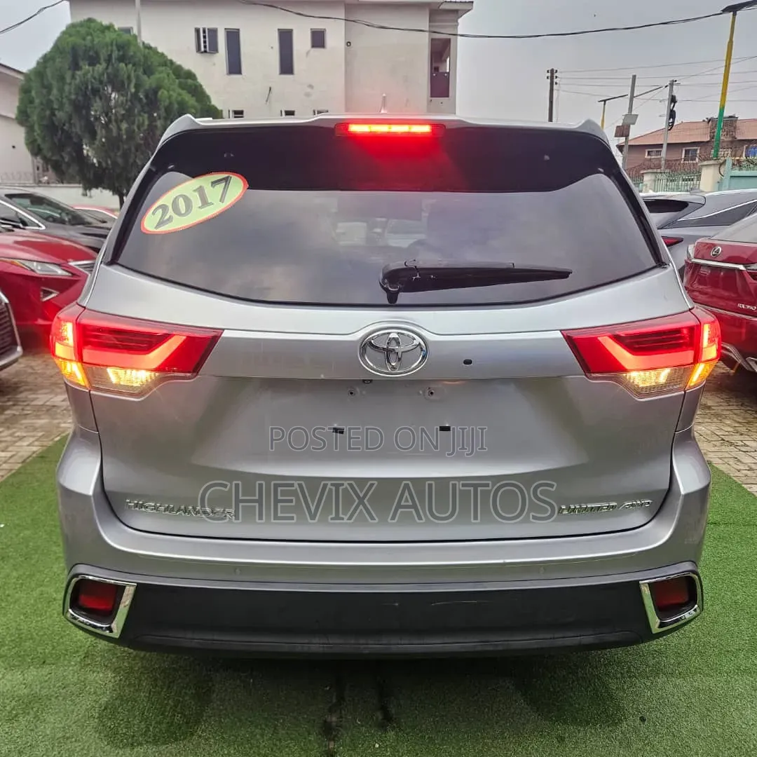 Toyota Highlander 2017 Silver