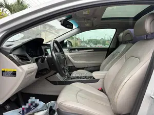 Hyundai Sonata Limited Sedan FWD (2.4L 4cyl 6A) 2016 Silver
