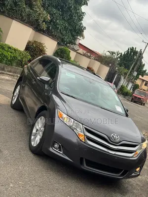 Toyota Venza XLE 4dr Wagon AWD (2.7L 4cyl 6A) 2015 Gray