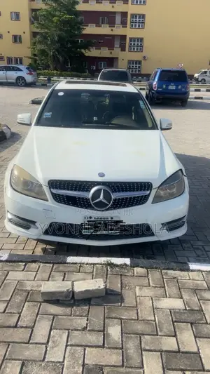 Mercedes-Benz C350 C350 BlueEFFICIENCY 4MATIC AWD 2010 White