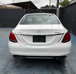 Mercedes-Benz C300 2016 Off white