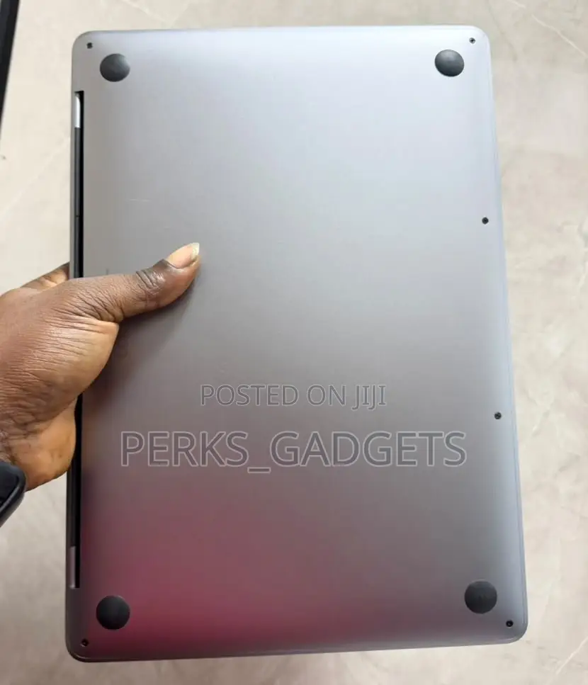 Laptop Apple MacBook Pro 2022 M2 16GB Apple M2 SSD 256GB