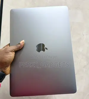 Laptop Apple MacBook Pro 2022 M2 16GB Apple M2 SSD 256GB