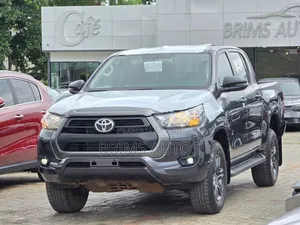 New Toyota Hilux 2025 Gray