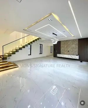 5bdrm Duplex in Ikota for rent