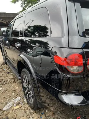 Toyota Sequoia Platinum 4x4 2018 Black