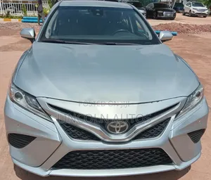 Toyota Camry XSE FWD (2.5L 4cyl 8AM) 2018 Silver