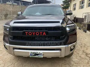 Toyota Tundra Limited 4dr Double Cab 4WD SB (5.7L 8cyl 6A) 2015 Brown