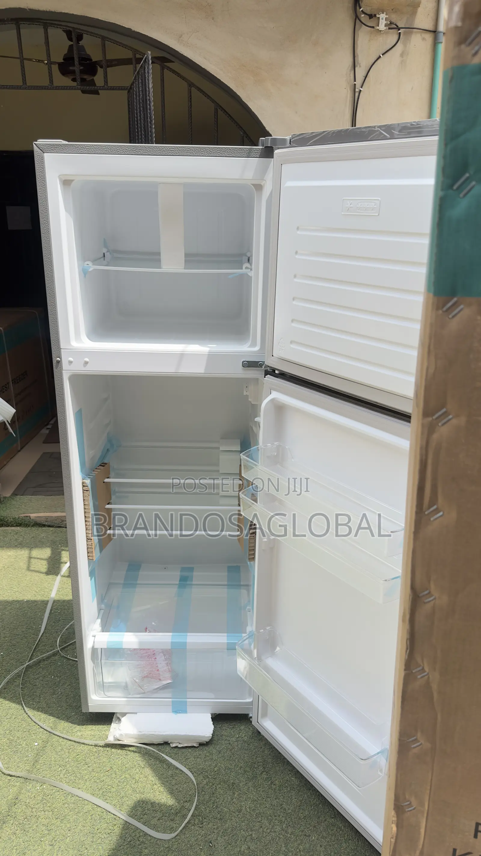 Hisense 306L Refrigerator – Premium Double Door Cooling System