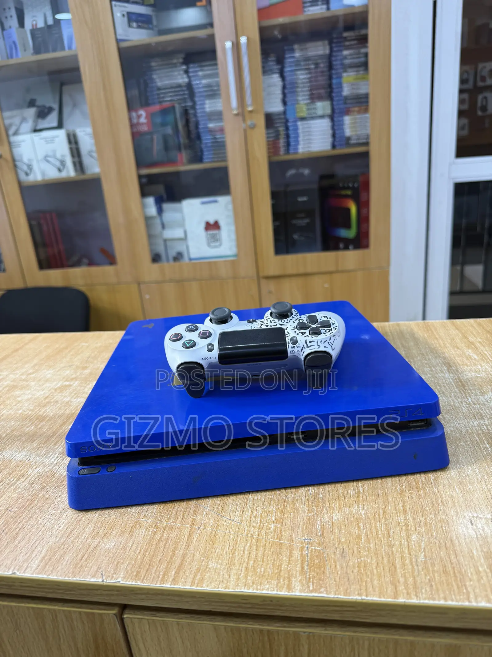 Preowned PS4 Slim Console 1TB With One Pad