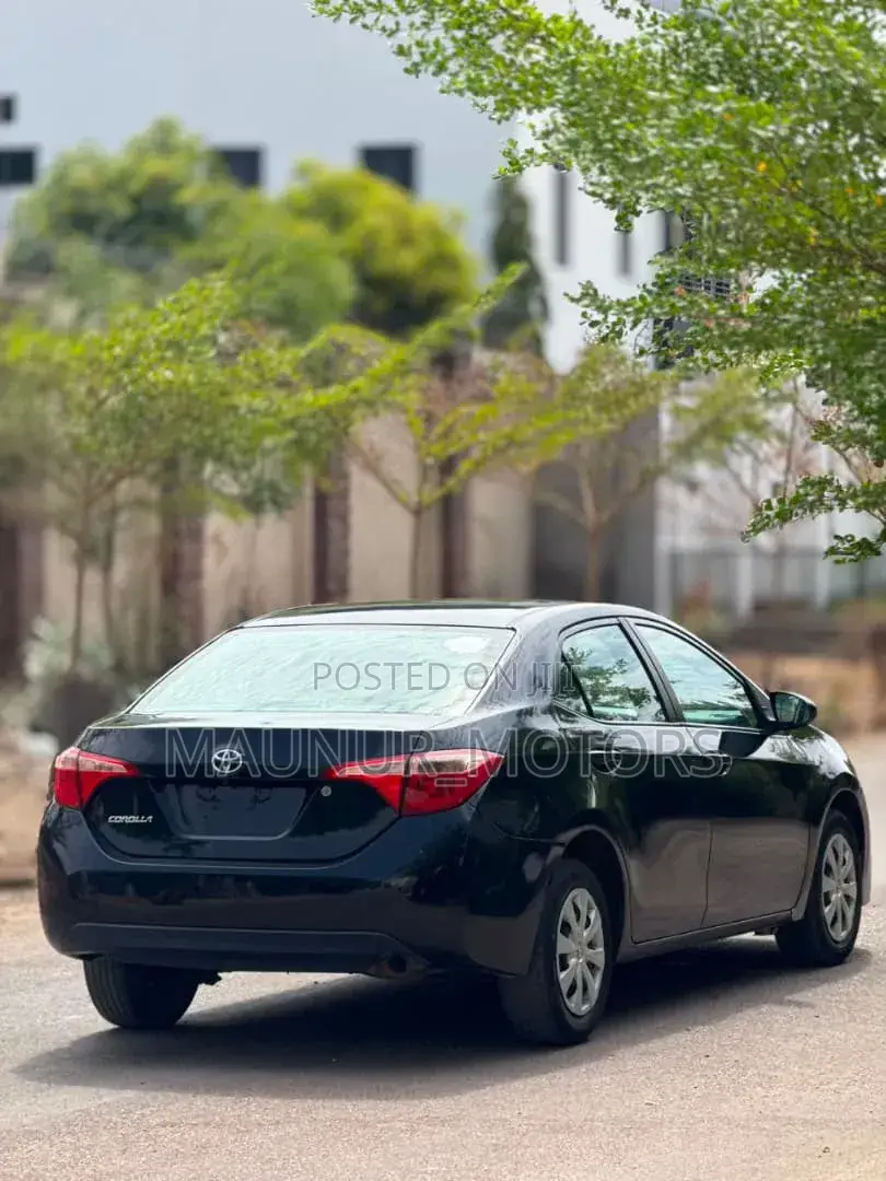 Toyota Corolla 2017 Black