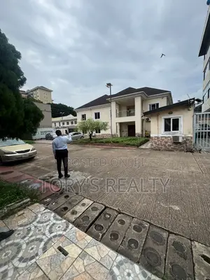 5bdrm Duplex in Banana Island for rent