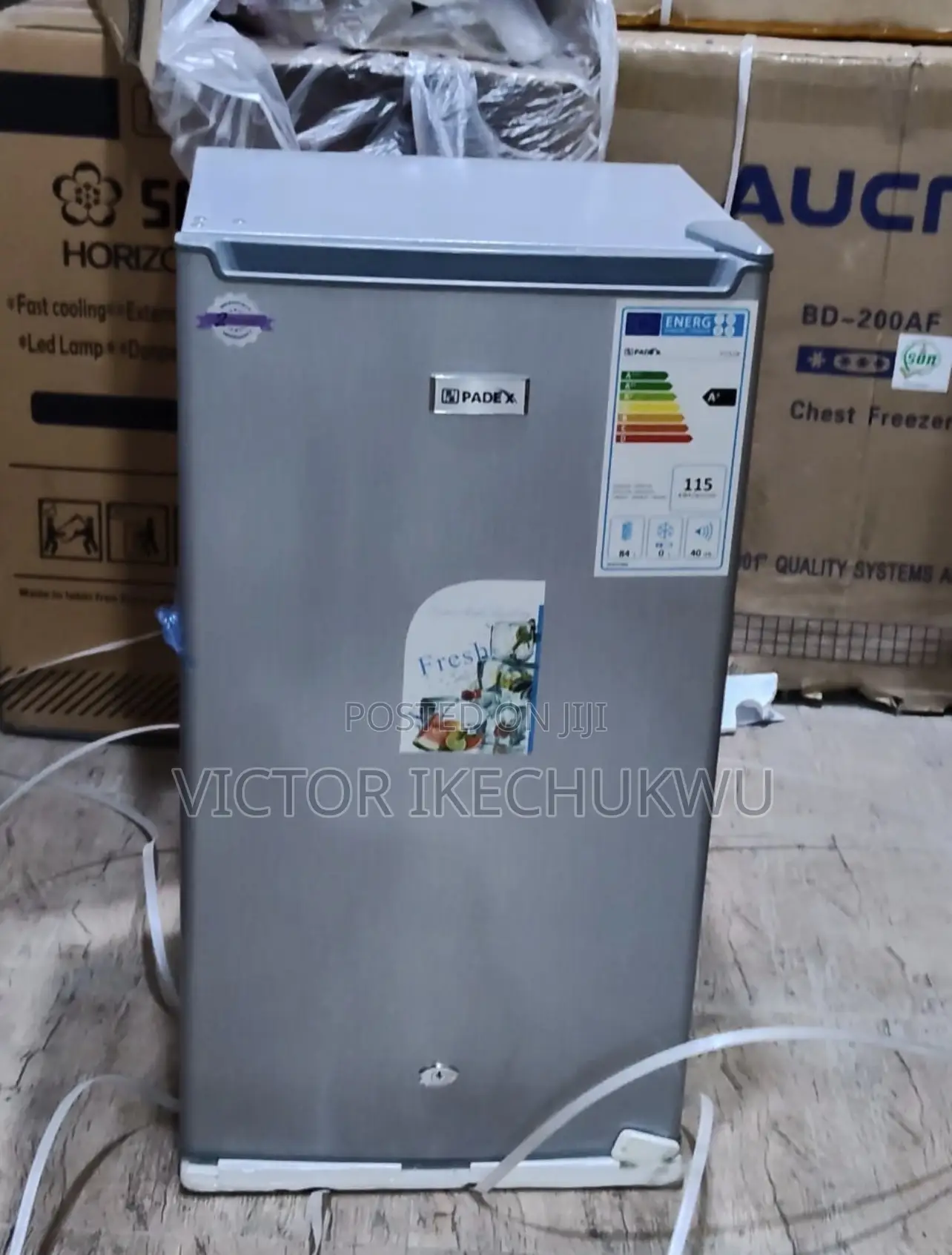Fridge Available With Freezer