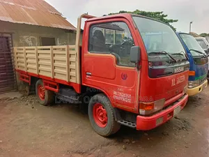 Nigeria Used Nissan Cabstar Petrol Engine