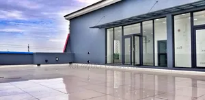 A Complex on 800sqm With Lettable Space on Bode Thomas