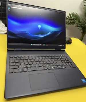 New Laptop Dell Allienware M18 R1 16GB Intel Core Ultra 7 SSD 1T