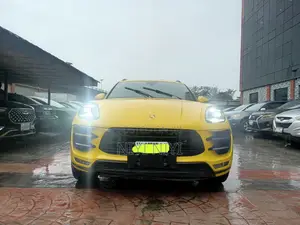 Porsche Macan GTS 2017 Yellow