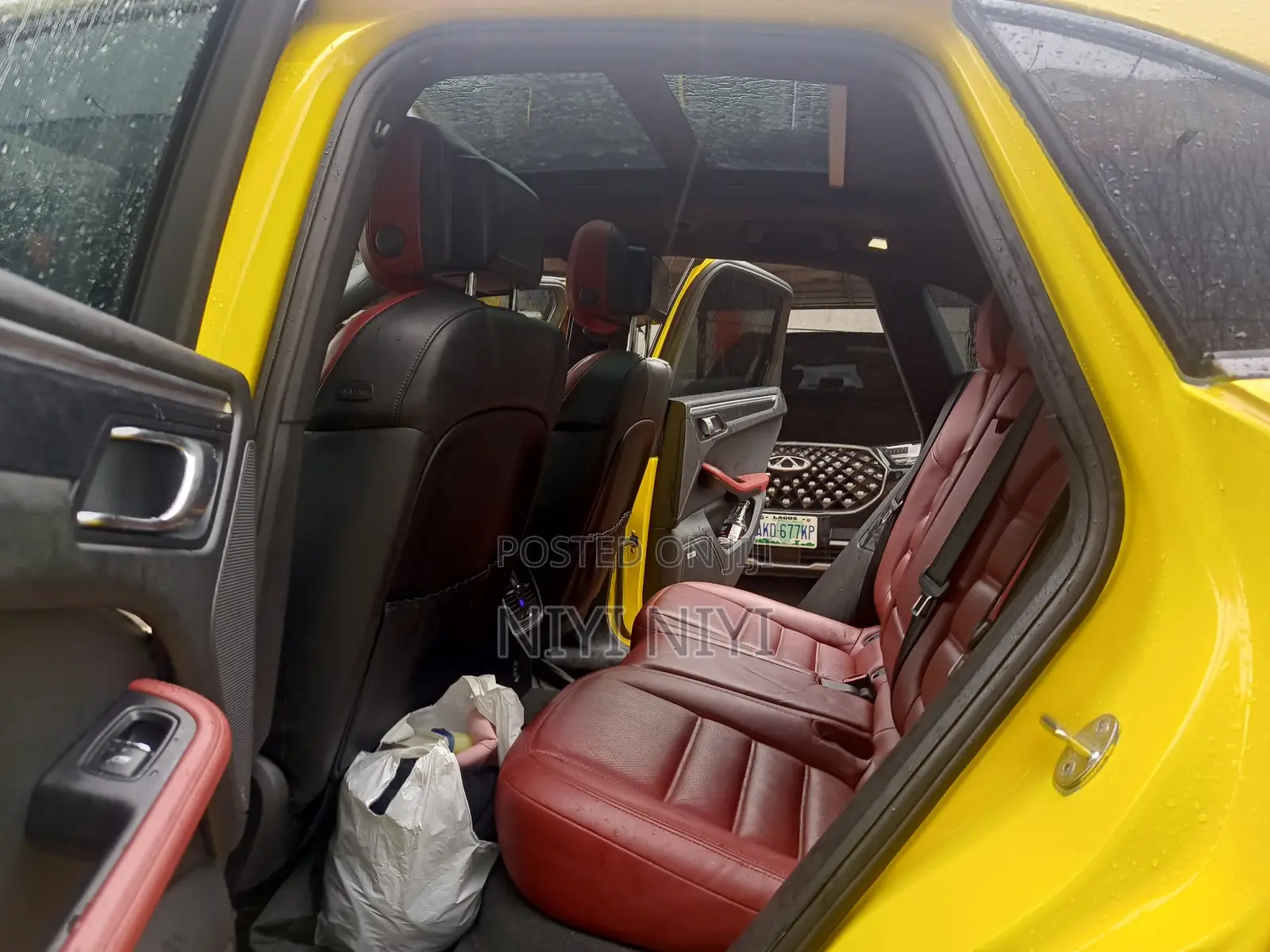 Porsche Macan GTS 2017 Yellow