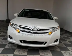 Toyota Venza XLE 2010 White