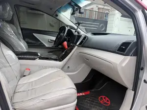 Toyota Venza Limited AWD V6 2013 Red