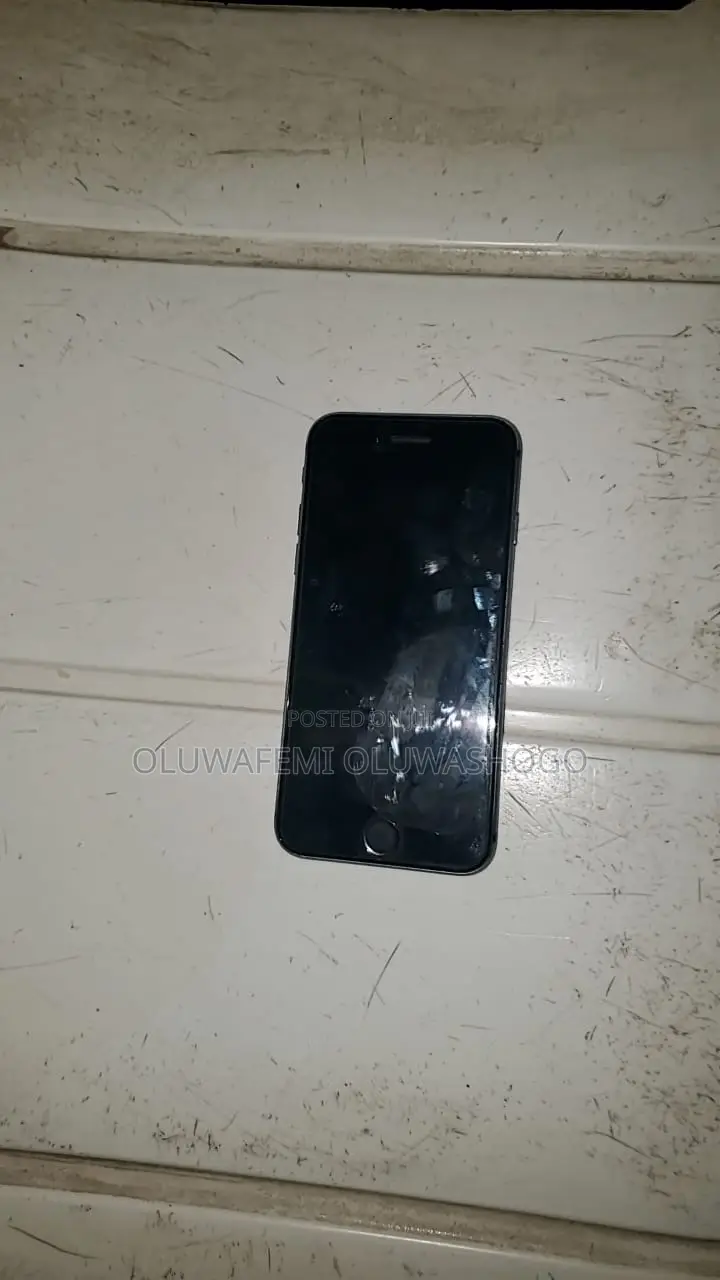 Apple iPhone 8 64 GB Black