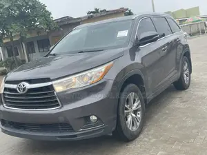 Toyota Highlander XLE 4dr SUV (3.5L 6cyl 6A) 2015 Gray