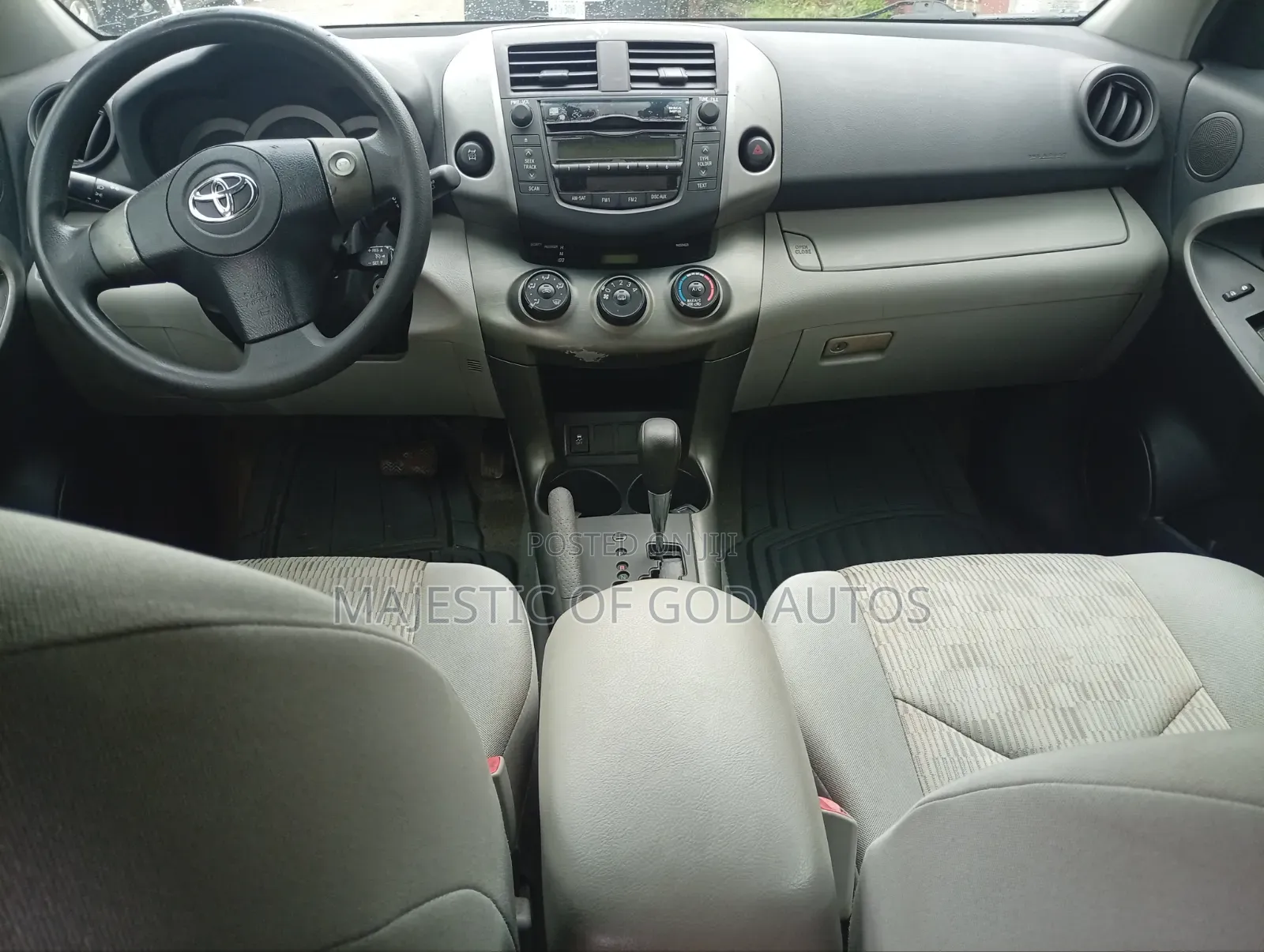 Toyota RAV4 2011 Silver