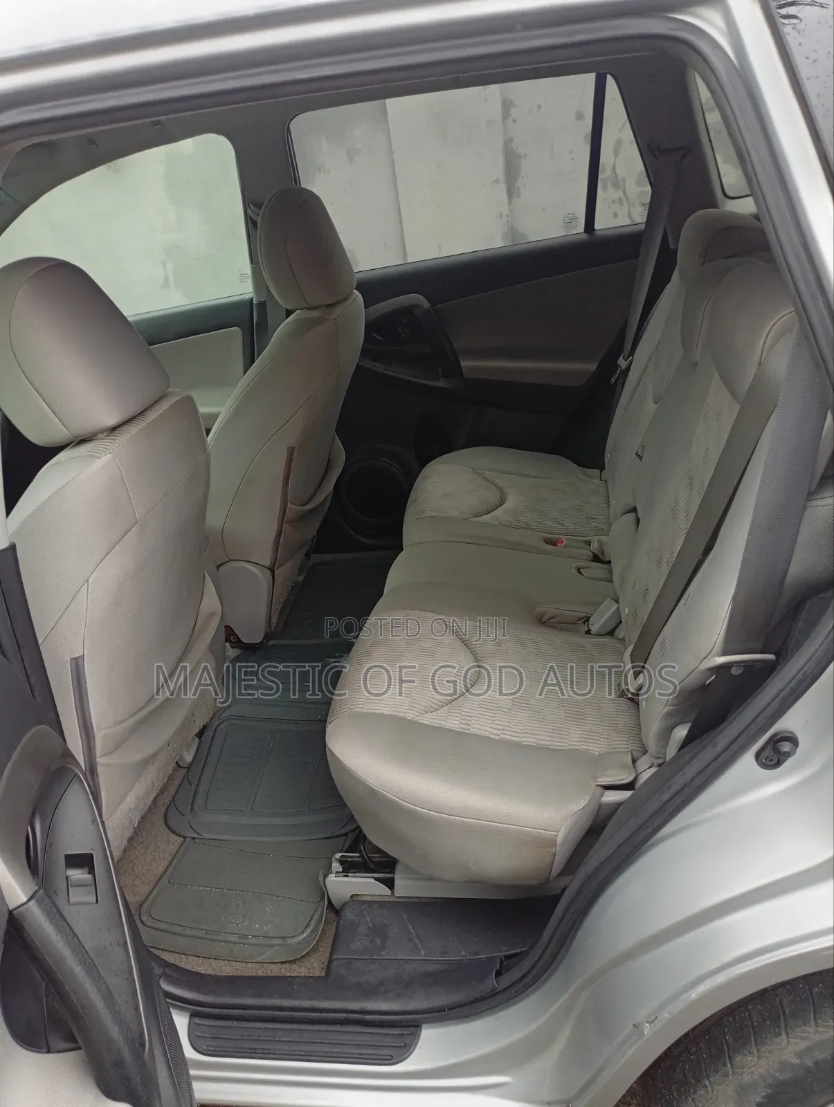Toyota RAV4 2011 Silver