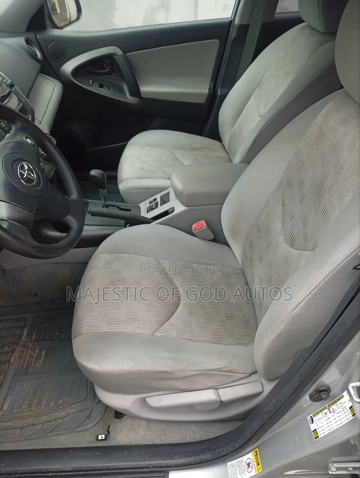 Toyota RAV4 2011 Silver