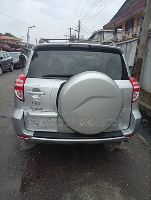Toyota RAV4 2011 Silver
