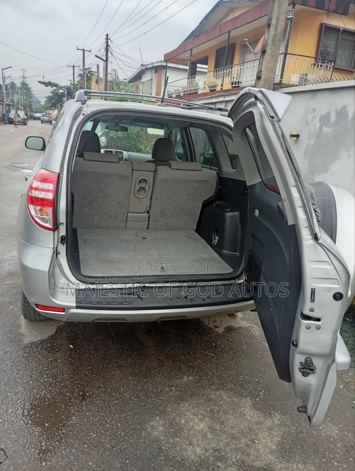 Toyota RAV4 2011 Silver