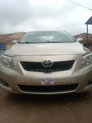Toyota Corolla 2009 Gold