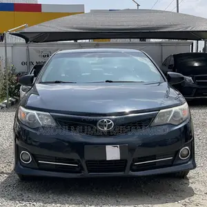 Toyota Camry SE 4dr Sedan (2.5L 4cyl 6A) 2014 Black