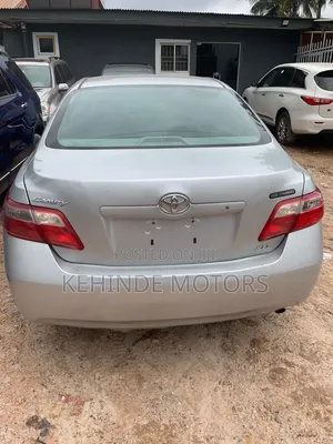 Toyota Camry XLE 4dr Sedan (2.4 4cyl 5A) 2008 Silver