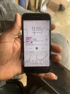 Apple iPhone 7 32 GB Black