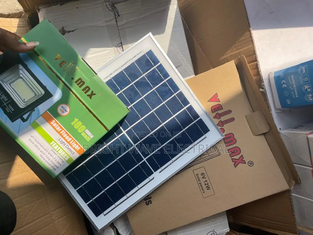 Vellmax 100wt Solar Flood Light