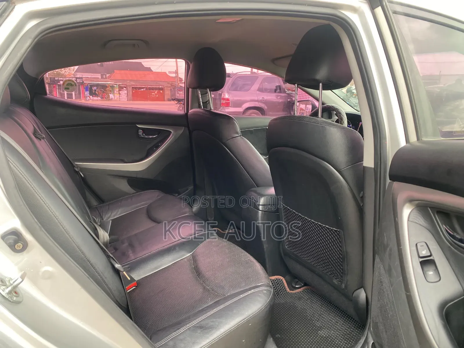 Hyundai Elantra 2012 Silver
