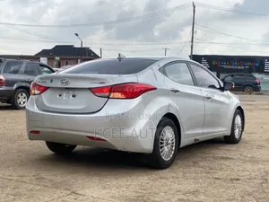 Hyundai Elantra 2012 Silver