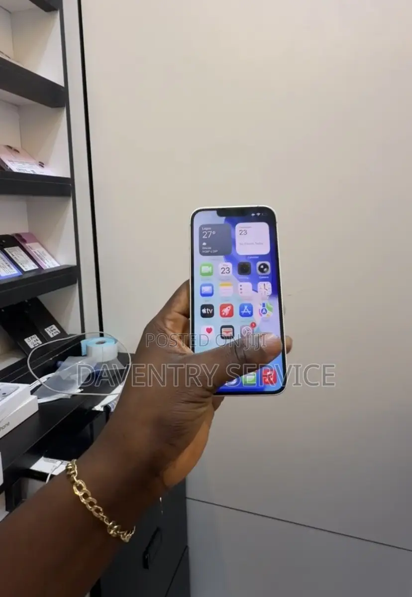 Apple iPhone 16e 128 GB White