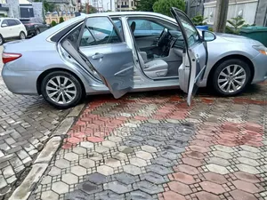 Toyota Camry 2015 Silver