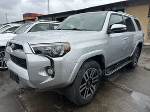 Toyota 4-Runner SR5 4x4 2019 Silver