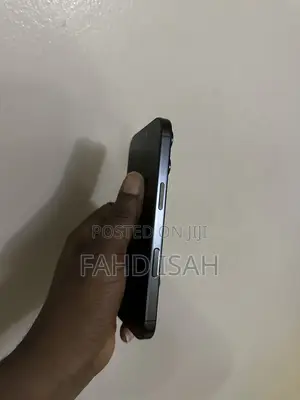 Apple iPhone 16 Pro 128 GB Black