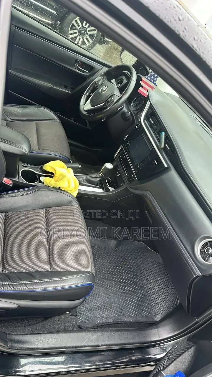 Toyota Corolla 2017 Black