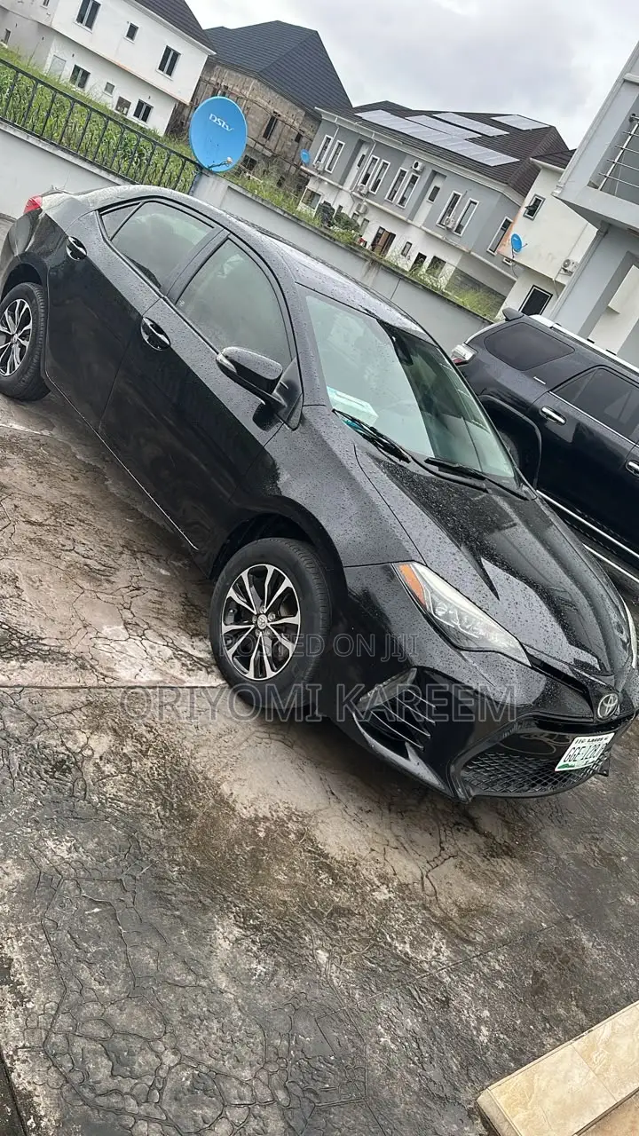 Toyota Corolla 2017 Black