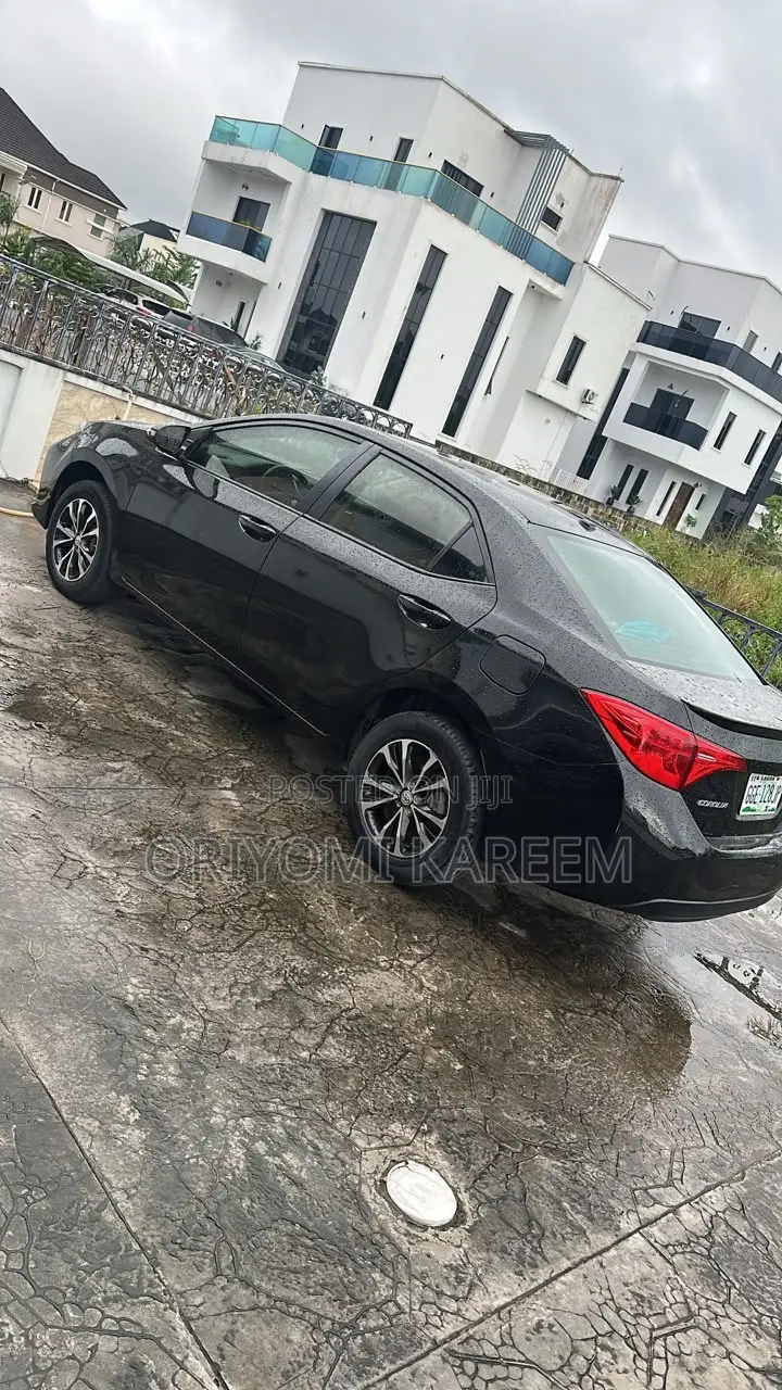 Toyota Corolla 2017 Black
