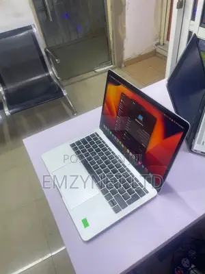 Laptop Apple MacBook Pro 2017 8GB Intel Core i5 SSD 128GB