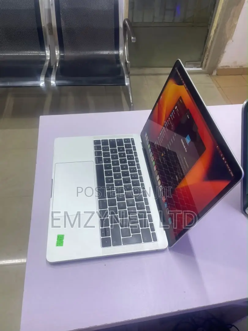 Laptop Apple MacBook Pro 2017 8GB Intel Core i5 SSD 128GB