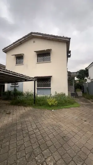 4bdrm Duplex in Victoria Garden City for rent